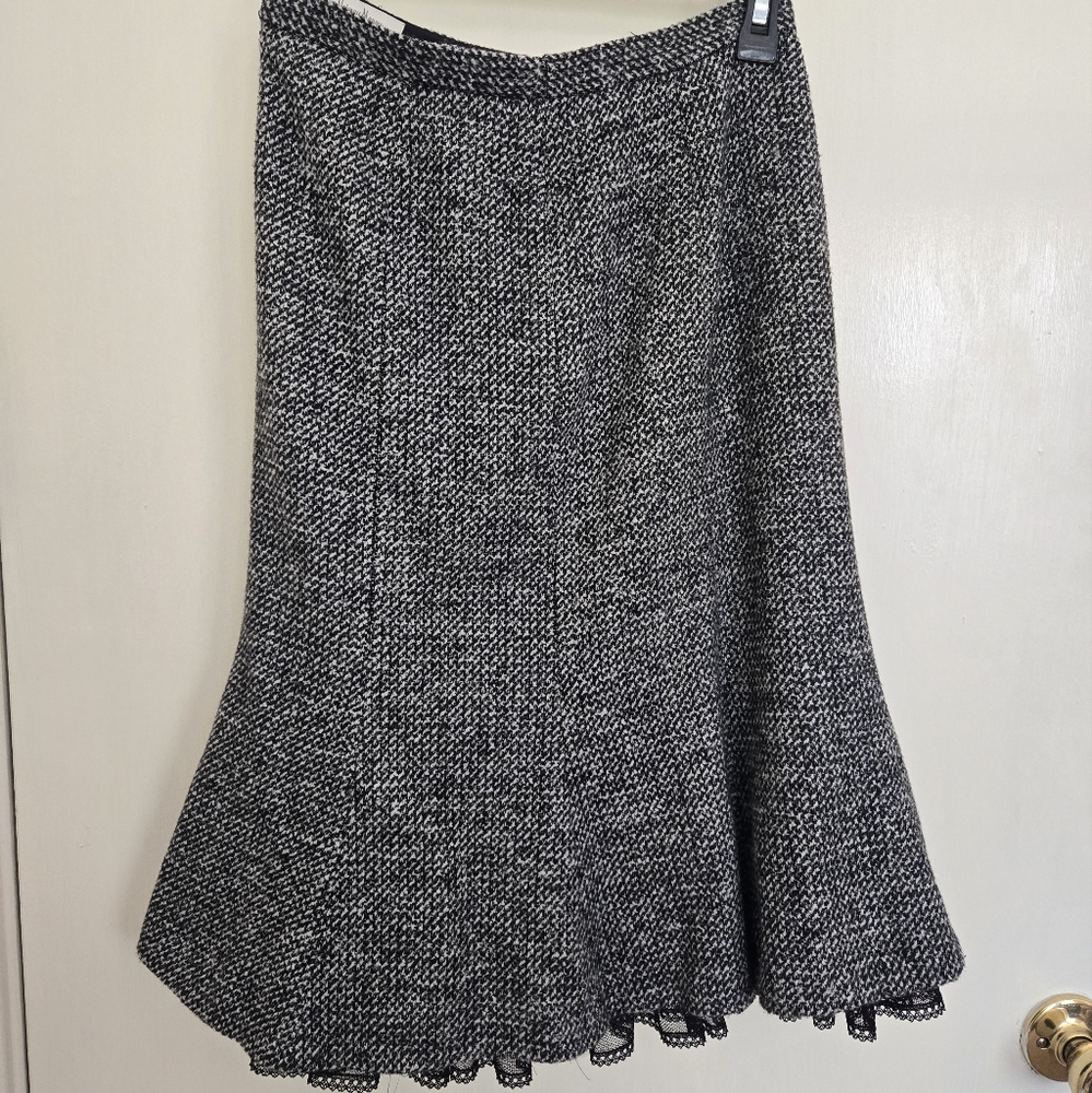 Chic Black and White Tweed Skirt